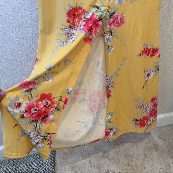 ASOS Yellow Floral Maxi Skirt With Button front - Picture 4 of 6
